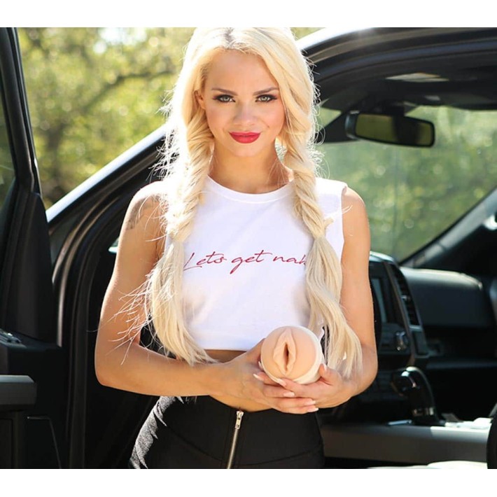 Masturbator Vagin Elsa Jean Tasty 7