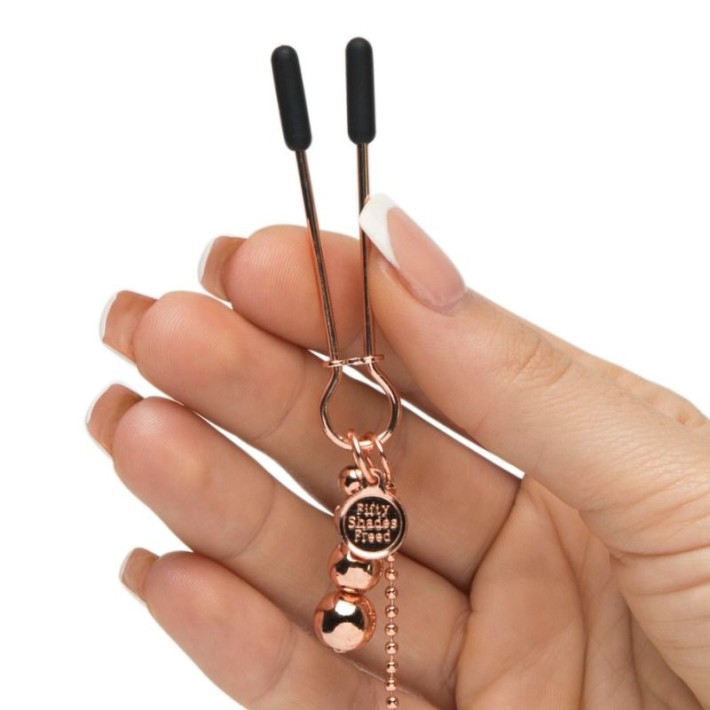 Cleme Cu Lant Pentru Sfarcuri Si Clitoris Fifty Shades Freed 3